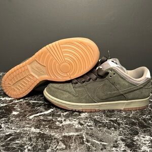 New Nike SB Dunk Low Pro B Shoes - Sequoia/ Light Army (HJ0367-301) Men’s 8